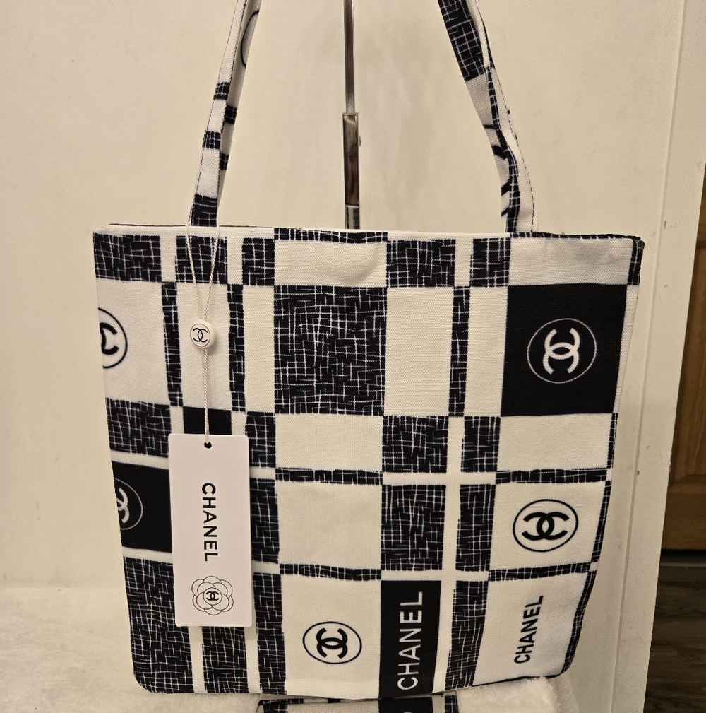 Chanel Tote Bag (Employee Gift No Return)